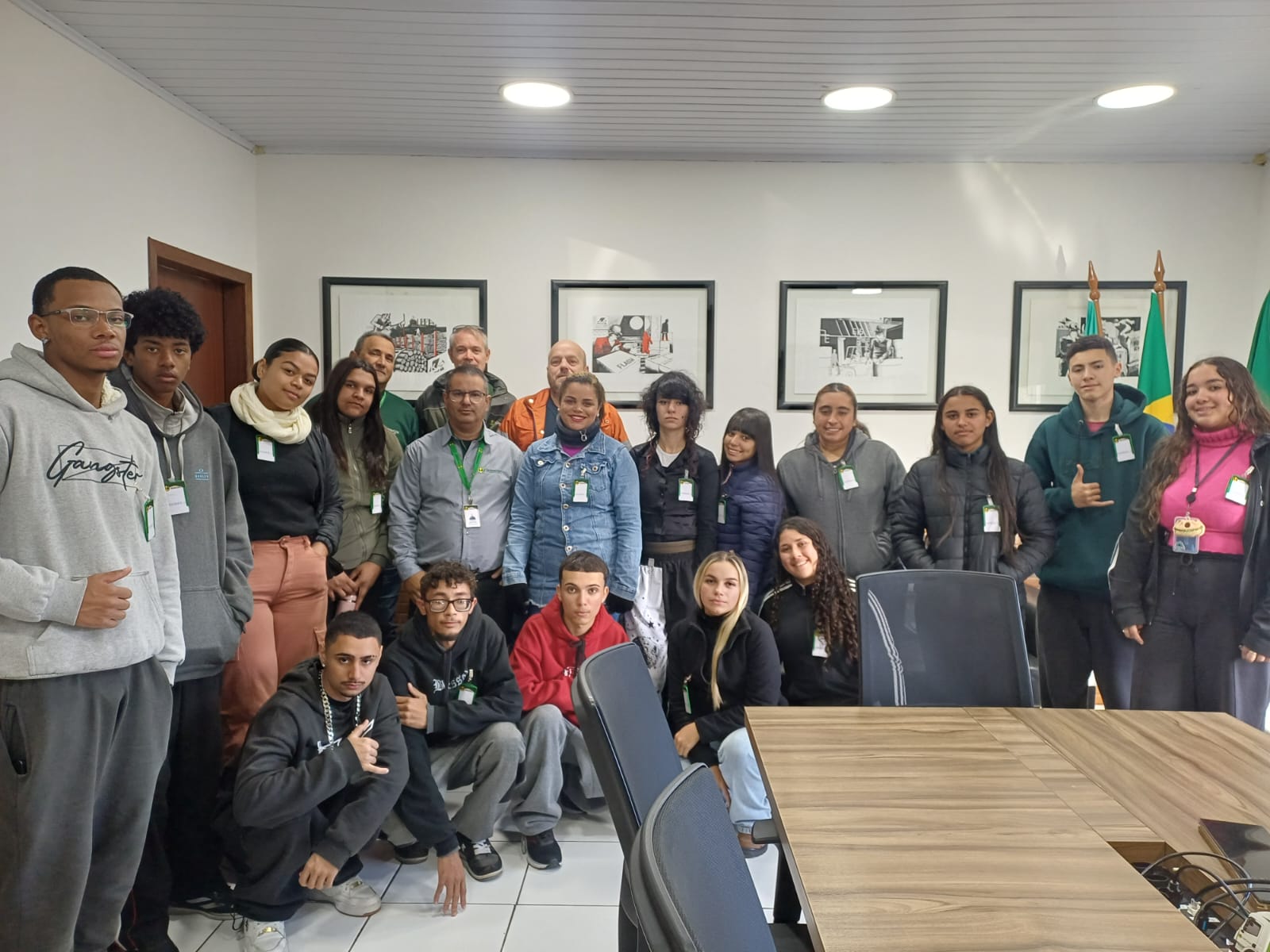 Alunos do CCMAR e Senac realizam visita técnica à Cootracam